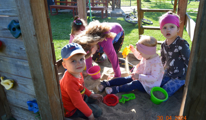 8. fotografia fotogalérie Stavanie mája 2024